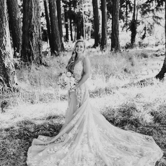 Galia Lahav Wedding Dress - Picture 6 of 16